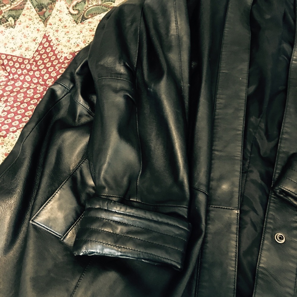Coat - Picture 3 of 4